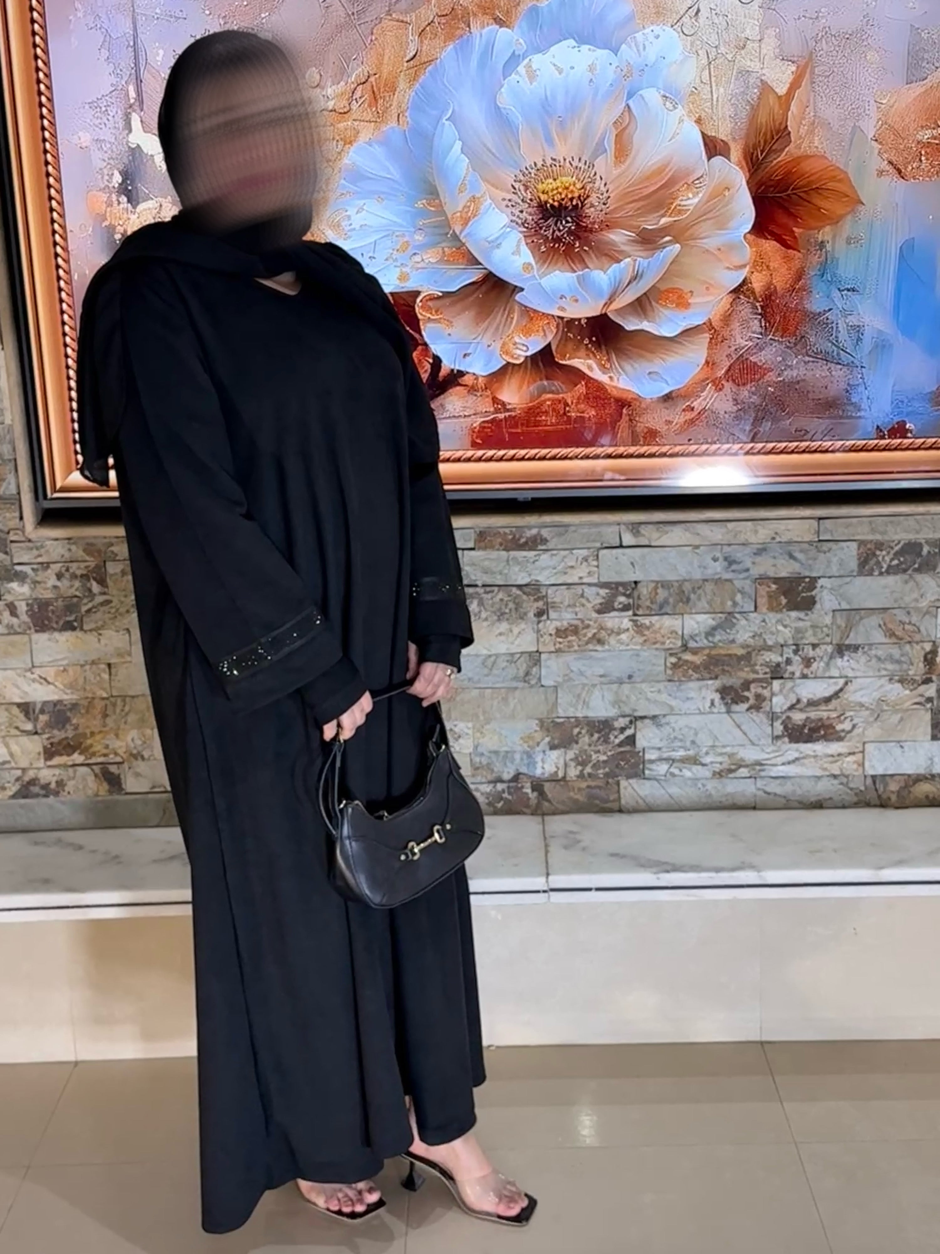 عباية راقية بلمسة رمضانية متوفرة فـلكحل و الغرونة