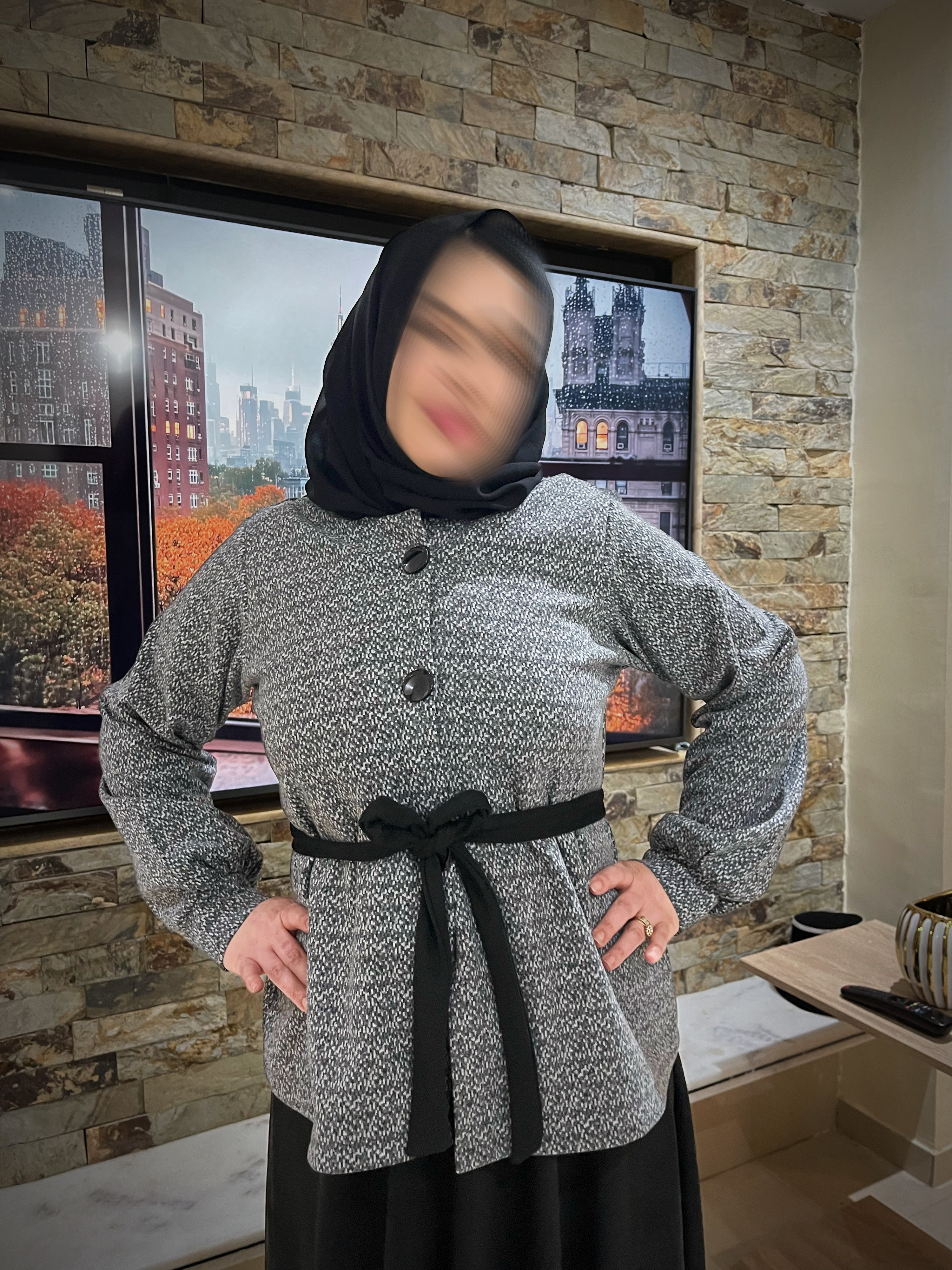 تنورة طويلة بلمسة راقية – ستايل شتوي فاخر